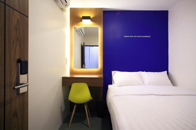Queen Room with Shared Bathroom