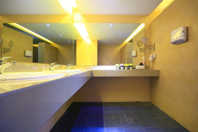 King Room with Shared Bathroom