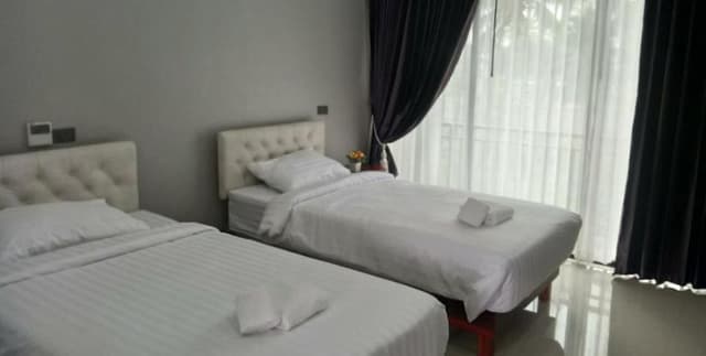 Deluxe Twin Bed Room
