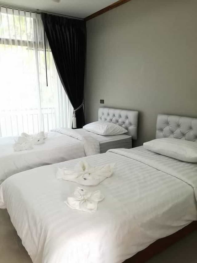 Deluxe Twin Bed Room