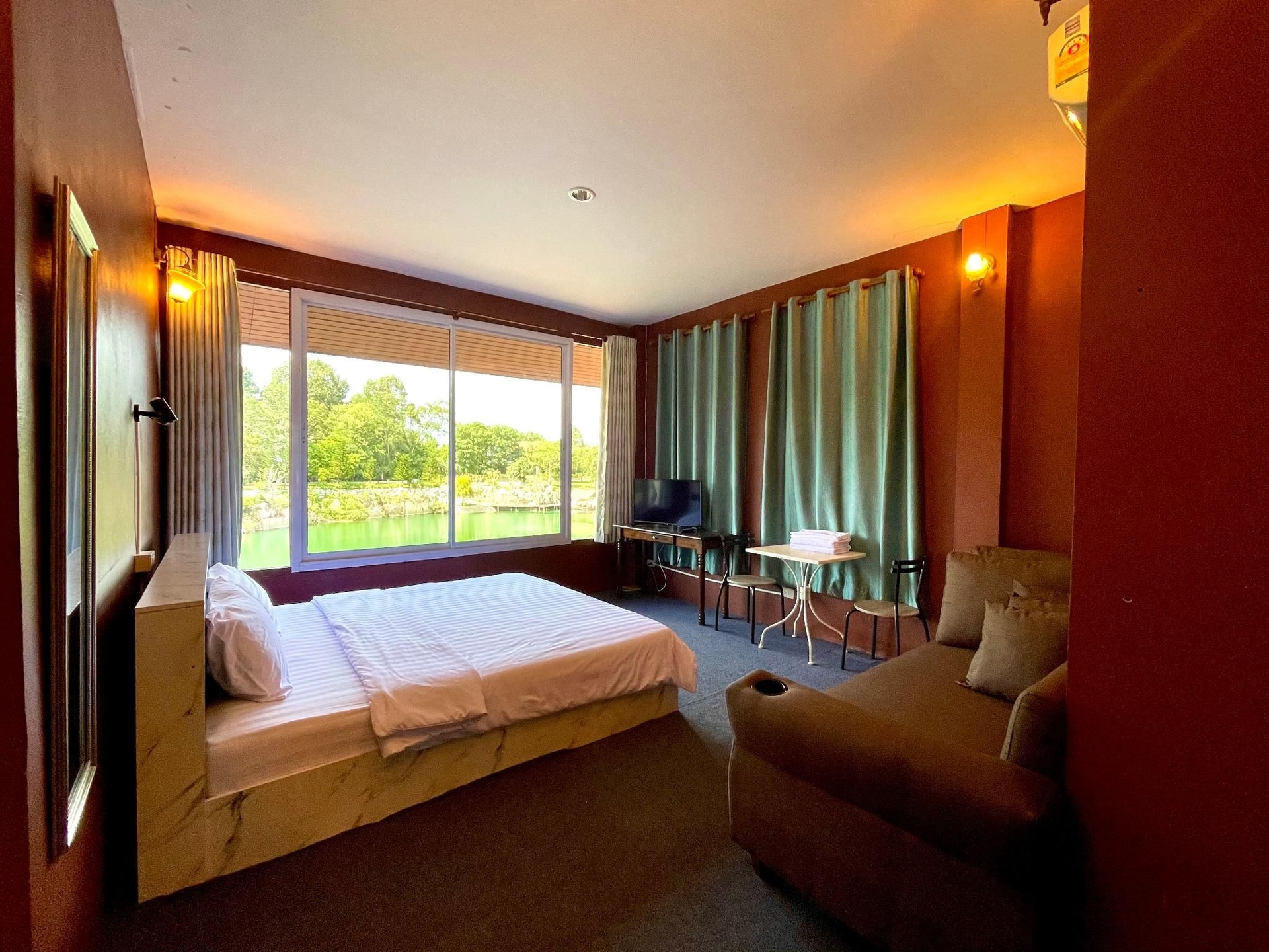 Thanalagoon Resort1