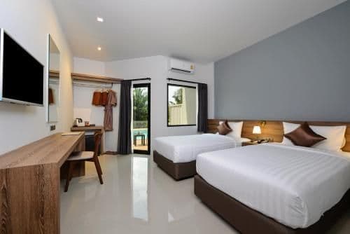 Deluxe Twin Room with Pool Access