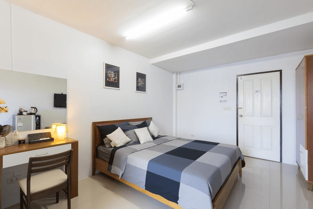 Standard Double bed