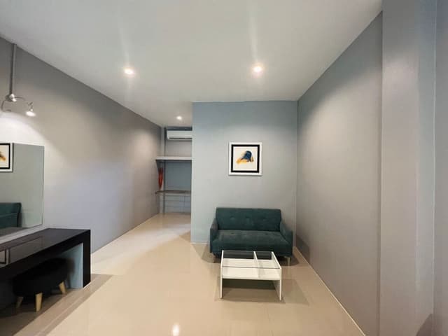 Standard Twin Room (A)