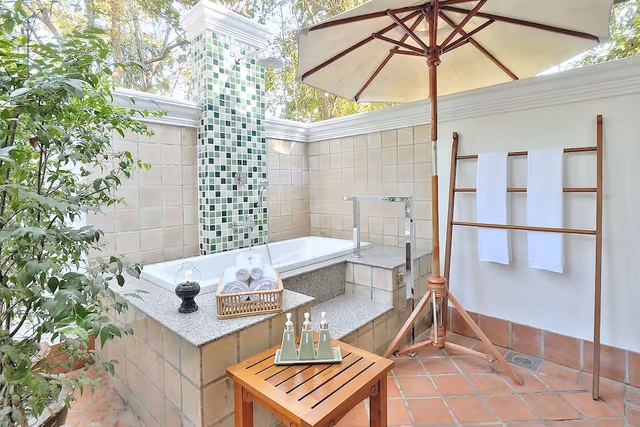 Premier Twin Courtyard Suite