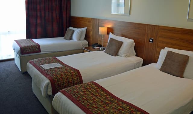 Family Room, 1 Queen Bed, Non Smoking
