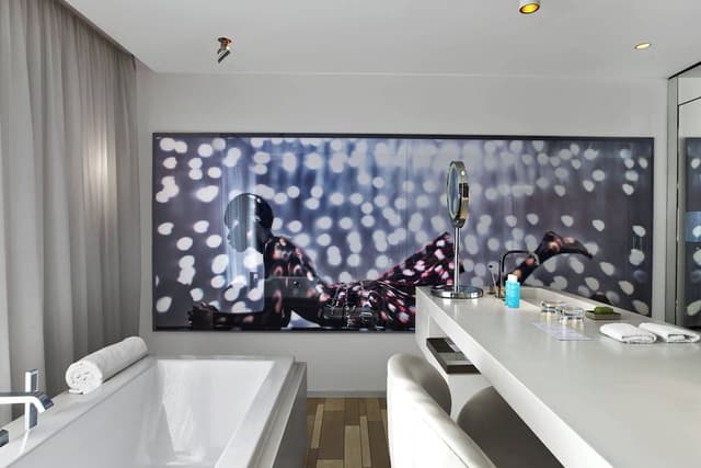 Suite, 1 King Bed (Corner)