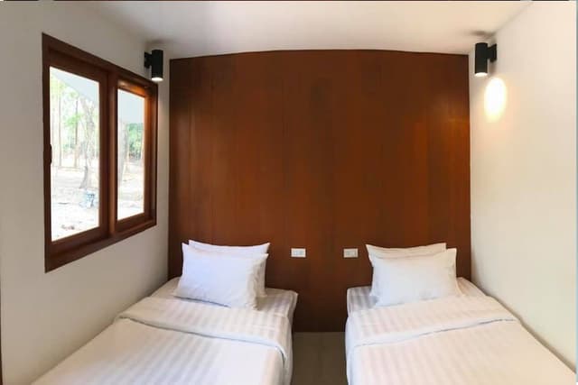 Twin Bed Room
