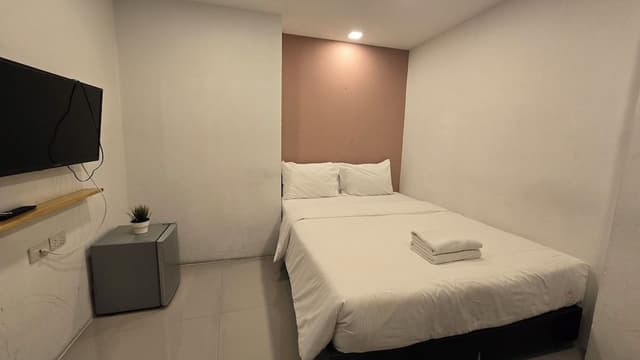 Standard Queen Room - Building 2