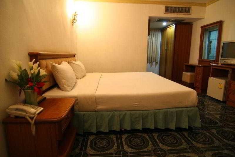 13 เหรียญ รีสอร์ท โยธินพัฒนา (13 Coins Resort Yothin Pattana)2