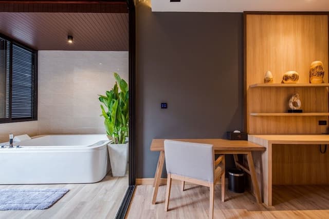 Jacuzzi Suite