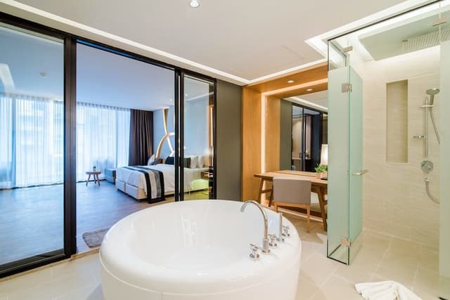 Private Pool Suite