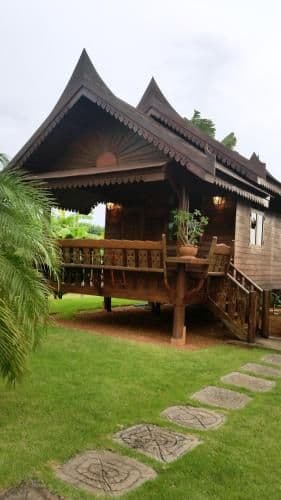 Deluxe Bungalow with Garden View