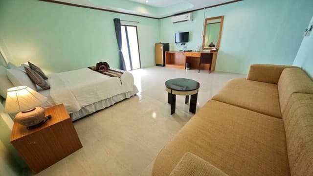 Deluxe Beach Front Cottage with Double Bed