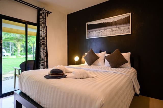 Standard Queen Bungalow