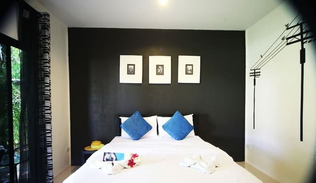 Standard Queen Bungalow