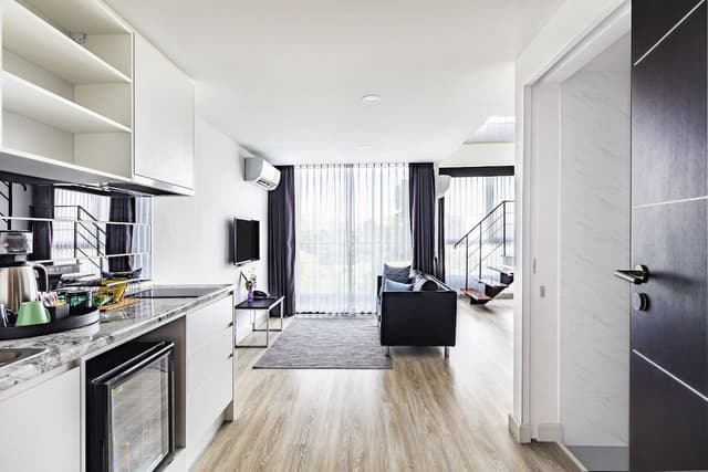Duplex, 1 King Bed, Non Smoking, City View
