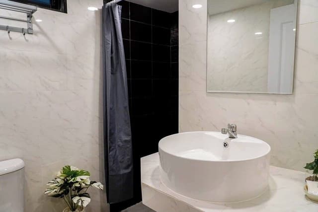 Twin Room, Shared Bathroom
