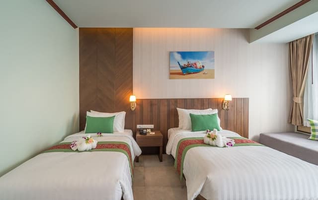 Deluxe Double or Twin Room (Cliff View)