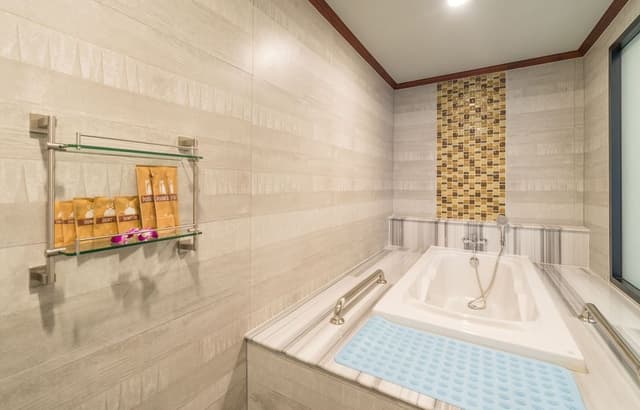 Family Suite (1 Double and 1 Single bed)