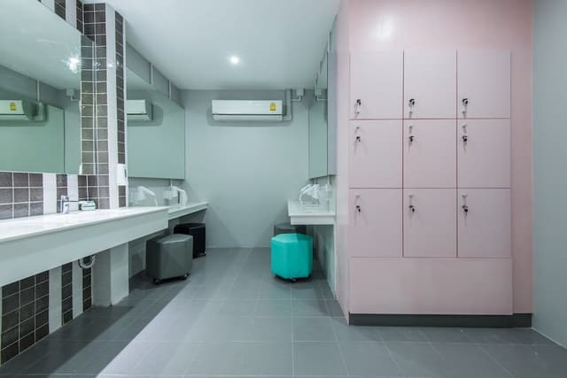 Shared Dormitory, Women only