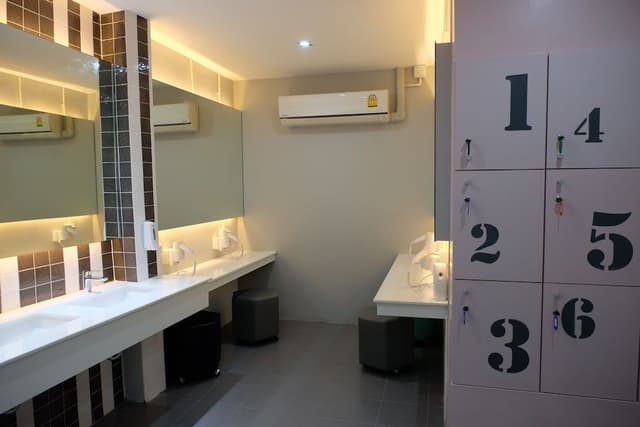Shared Dormitory, Women only