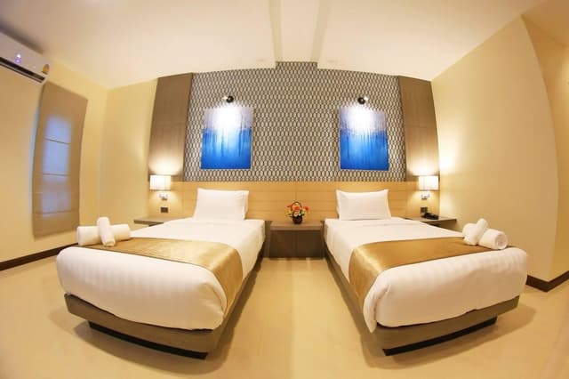 Deluxe Twin Bed Room