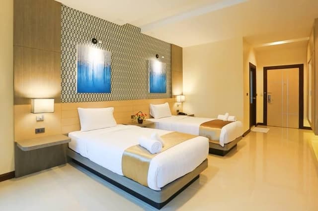 Deluxe Twin Bed Room