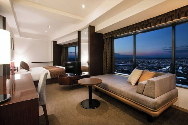 Deluxe King Room, Non Smoking, 38-39F (Extra Bed added for 3rd guest)