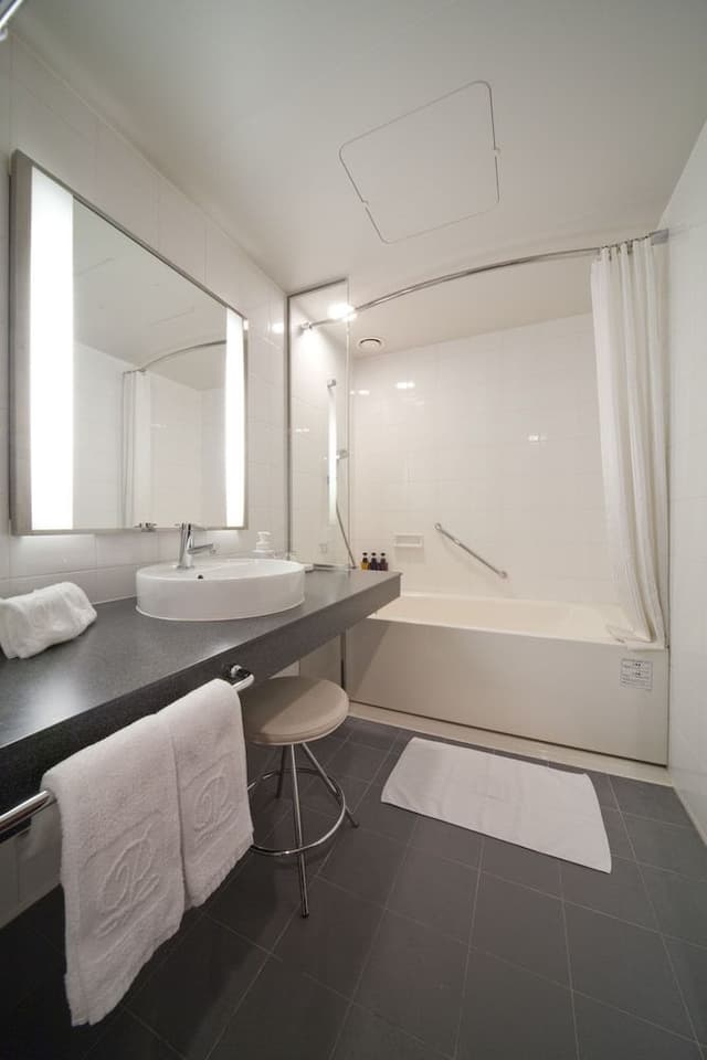 Deluxe King Room, Non Smoking, 38-39F (Extra Bed added for 3rd guest)