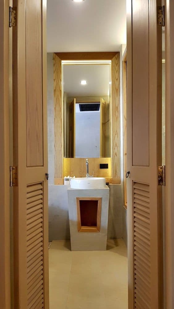 Aurico Deluxe Pool Access