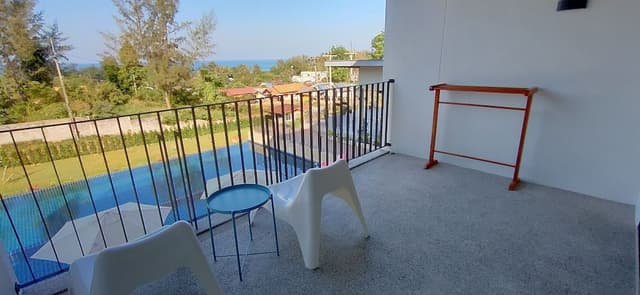 Superior Room, 1 King Bed, Non Smoking, Partial Ocean View