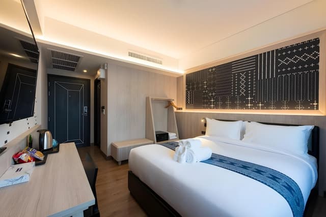 Standard Room, 1 Queen Bed