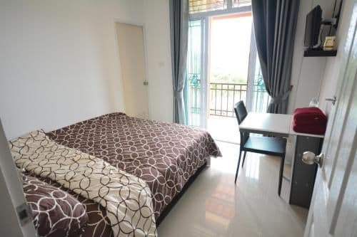 Deluxe Queen Room