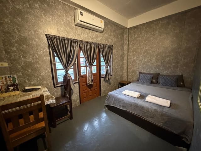 1 Bunk Bed Mixed Dormitory