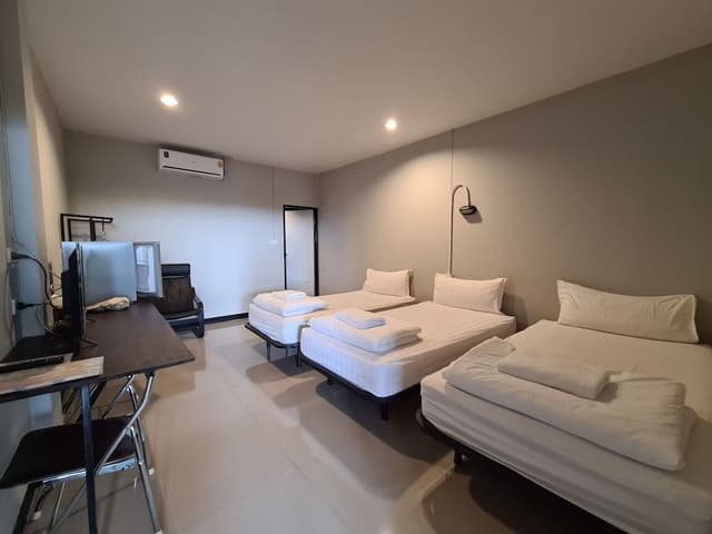 Triple 3 Single Beds with Private Bathroom