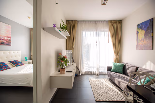 1-Bedroom Apartment with Kitchenette