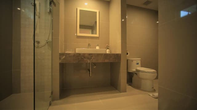 Suite King Bed