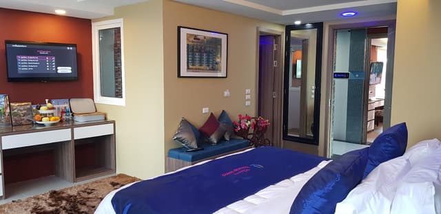 Deluxe King Room