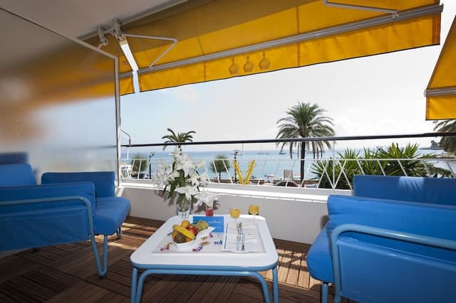 Deluxe Room, 1 Queen Bed, Balcony, Sea View