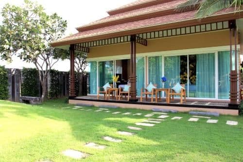 Villa with Garden View