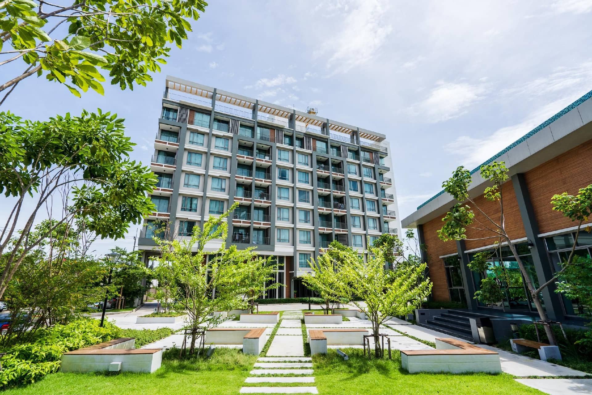 ONPA Hotel & Residence Bangsaen ONPA Hotel & Residence Bangsaen