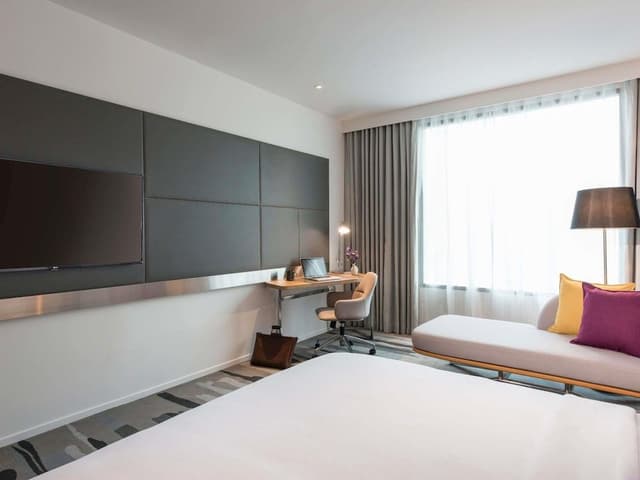 Deluxe Room, 1 King Bed (Grand)