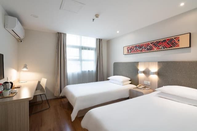 2 Bed Twin Superior Room
