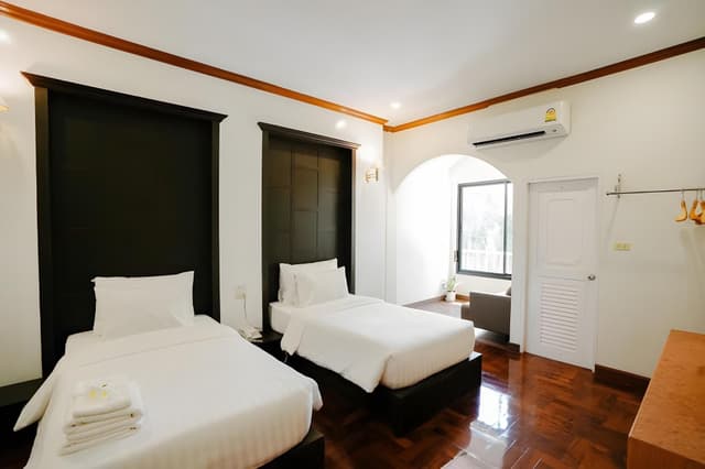 Deluxe Twin Balcony