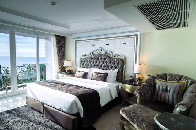 Deluxe Room with Sea View