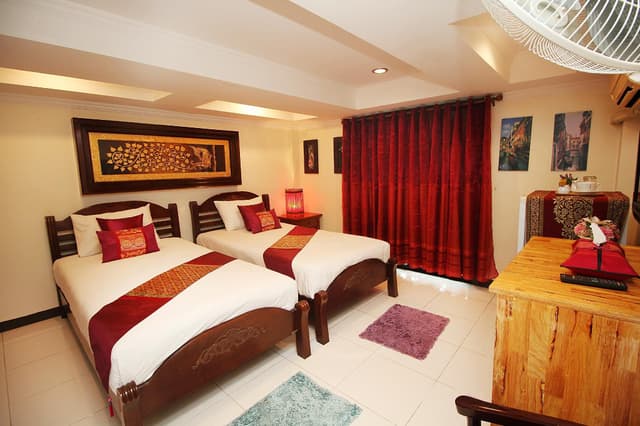 Deluxe Room 2