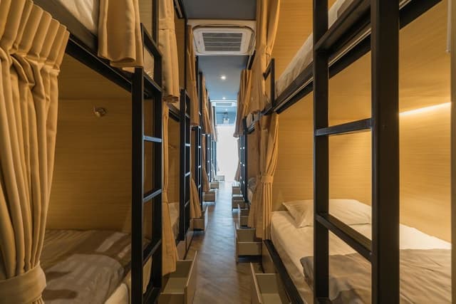 20-Bed Mixed Dormitory