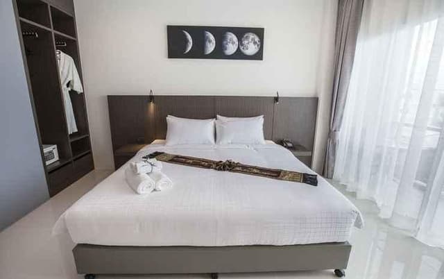 Standard King Size Bed