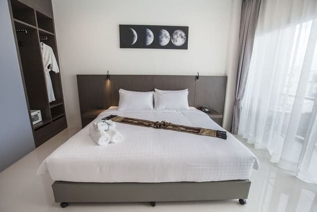 Standard King Size Bed